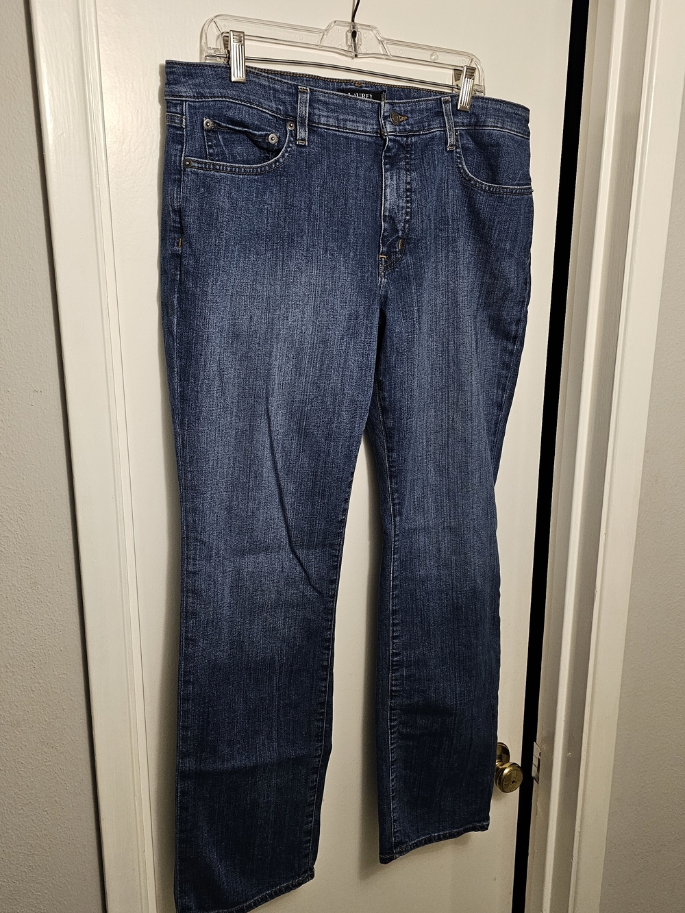 Ralph Lauren Women's Straight Leg Jeans in Indigo Blue